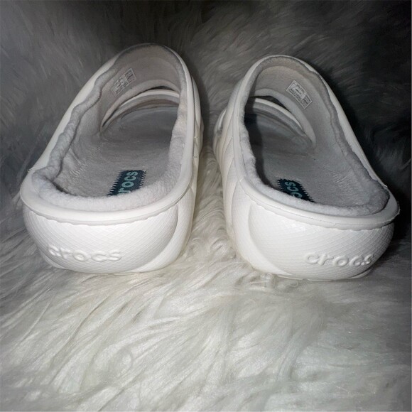 Crocs Classic Cozzzy Overpuff Slides Sandals White Fleece Lined Unisex M8 W10 - Picture 8 of 9